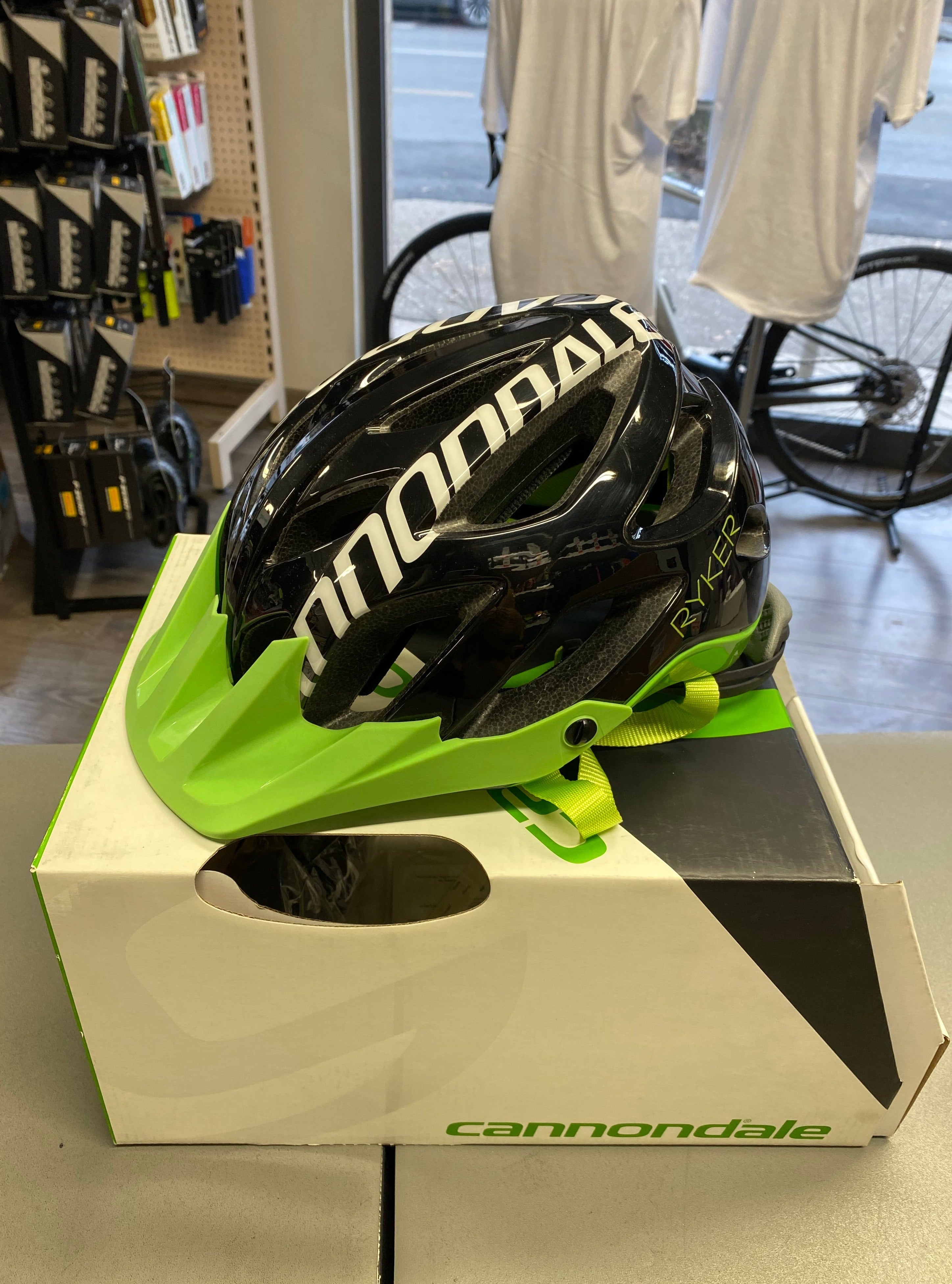 Cascos 2025 cannondale mtb